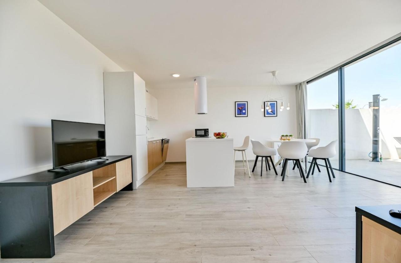 Apartment Flori With Sea View มาลินสกา ภายนอก รูปภาพ