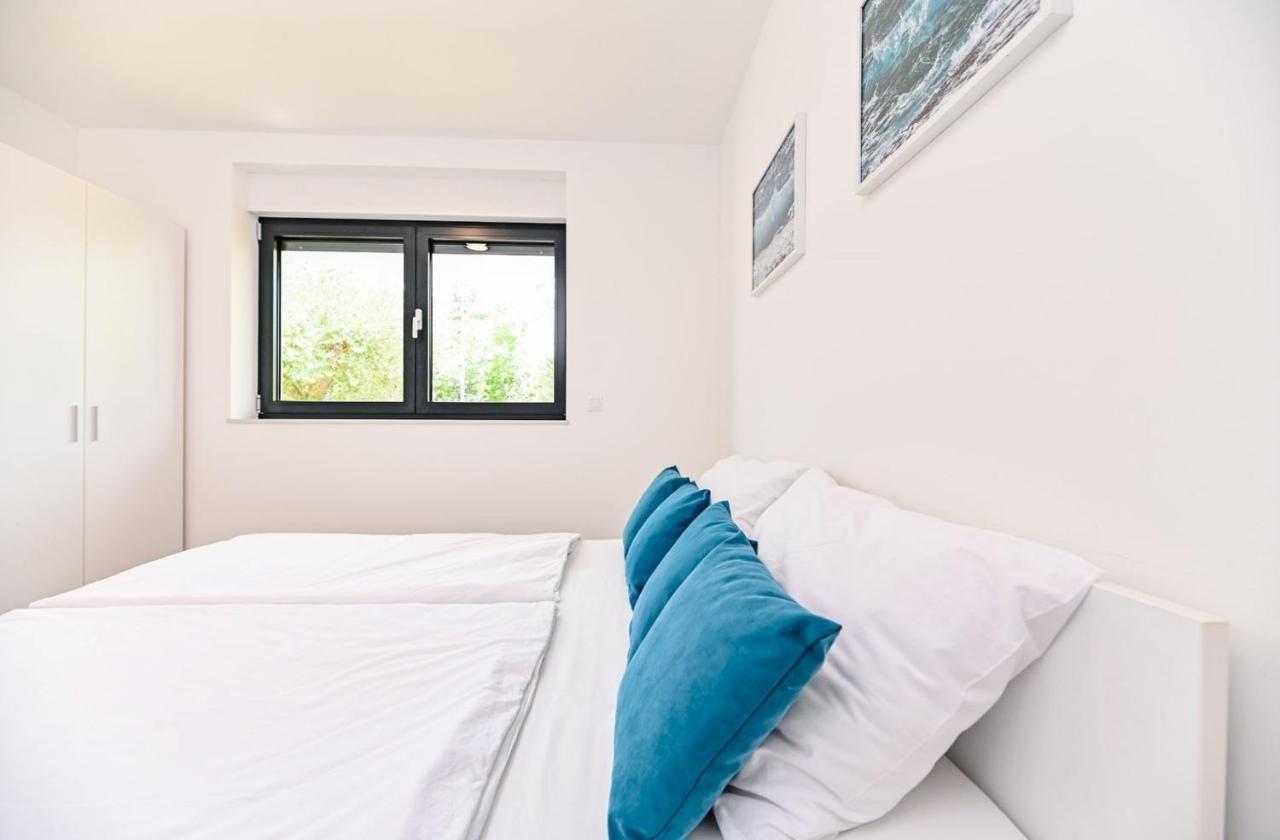 Apartment Flori With Sea View มาลินสกา ภายนอก รูปภาพ